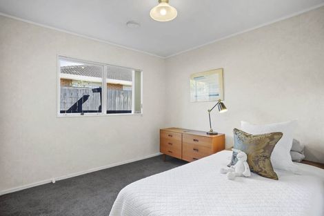 Photo of property in 1/6 Somerton Rise, Henderson, Auckland, 0612