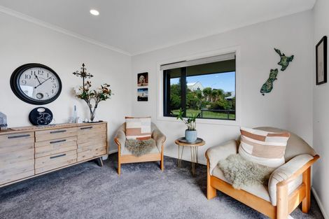 Photo of property in 17 Ashmore Drive, Frankleigh Park, New Plymouth, 4310