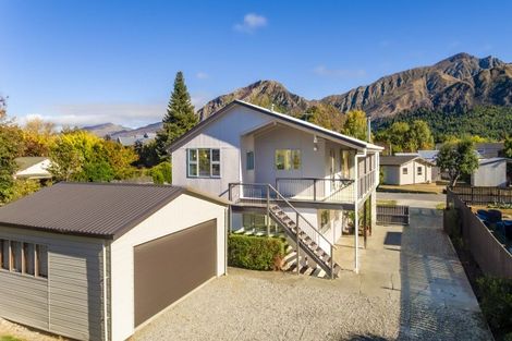 Photo of property in 8 Fox's Terrace, Arrowtown, 9302