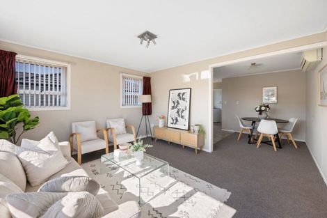 Photo of property in 14 Warwick Crescent, Taradale, Napier, 4112