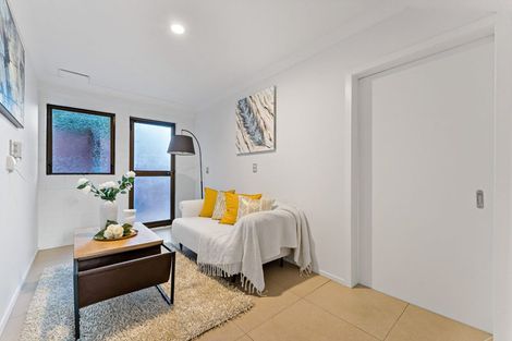 Photo of property in 6b Beldon Place, Pakuranga Heights, Auckland, 2010