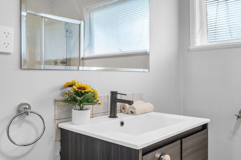 Photo of property in 1/60 Grove Road, Papakura, 2110