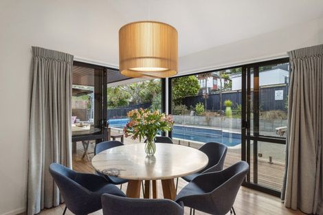 Photo of property in 83b William Bayes Place, Red Beach, 0932