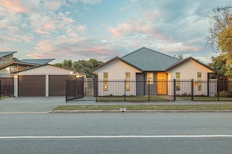 Photo of property in 44 Queenspark Drive, Parklands, Christchurch, 8083