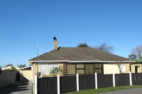 Photo of property in 17 Roswell Place, Islington, Christchurch, 8042