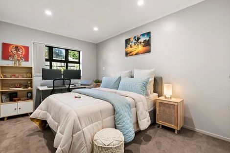 Photo of property in 15a Seaward Place, Wattle Downs, Auckland, 2103