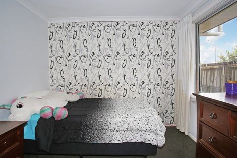 Photo of property in 8 Breaker Grove, Waiuku, 2123