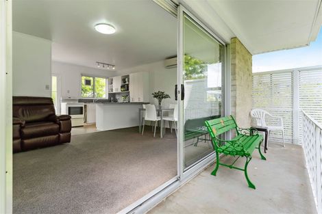 Photo of property in 2/14 Pegler Drive, Howick, Auckland, 2014