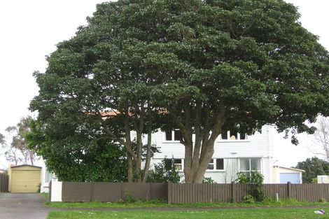 Photo of property in 47-49 Cook Street, Marfell, New Plymouth, 4310
