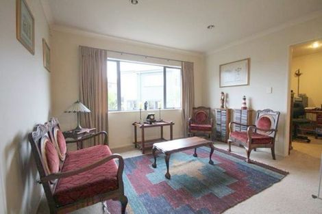 Photo of property in 220 Schnapper Rock Road, Schnapper Rock, Auckland, 0632