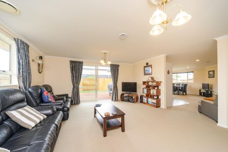 Photo of property in 37 Liberty Grove, Kelvin Grove, Palmerston North, 4414
