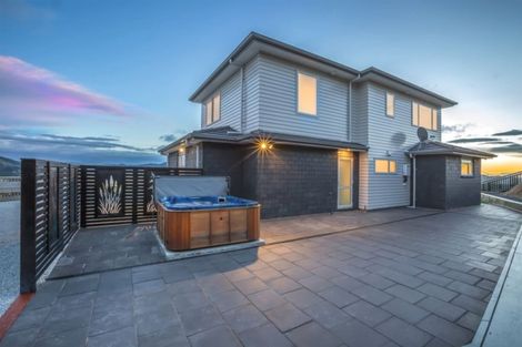 Photo of property in 7 Baxters Rise, Aotea, Porirua, 5024