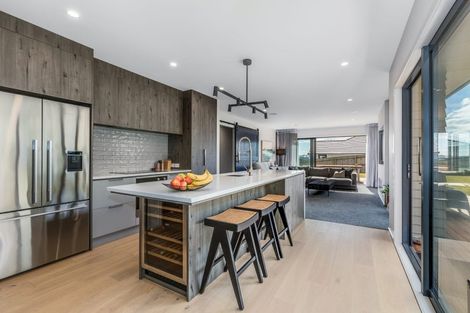 Photo of property in 20 Queen Charlotte Drive, Aotea, Porirua, 5024