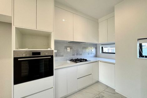 Photo of property in 523f Pakuranga Road, Howick, Auckland, 2010