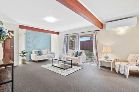 Photo of property in 56 Kohekohe Street, New Lynn, Auckland, 0600