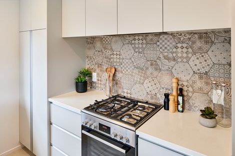 Photo of property in 33 Henrietta Maxwell Grove, Wainuiomata, Lower Hutt, 5014