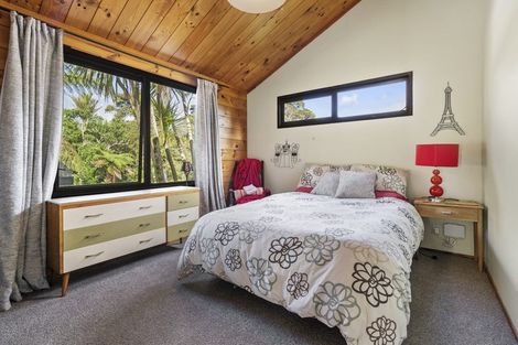 Photo of property in 44 Turanga Road, Henderson Valley, Auckland, 0612