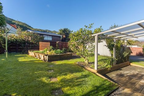 Photo of property in 39 Huia Street, Waikanae, 5036