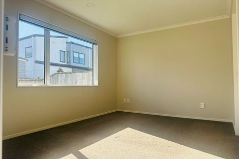Photo of property in 3 Farmland Road, Papakura, 2110