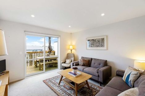 Photo of property in 63 Seymour Road, Sunnyvale, Auckland, 0612