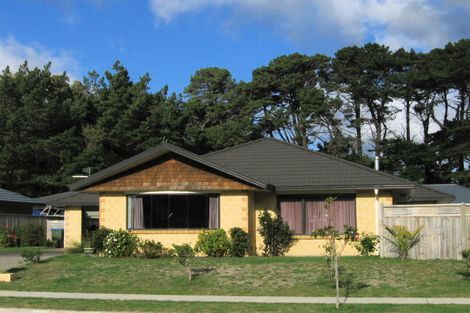 Photo of property in 130 Weggery Drive, Waikanae Beach, Waikanae, 5036