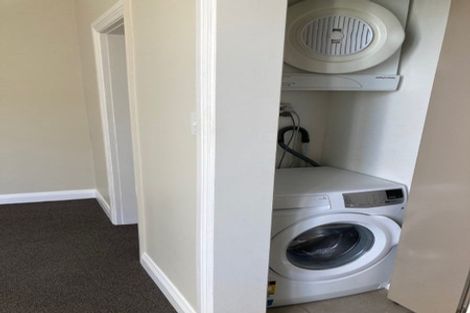 Photo of property in 21 Governor Road, Northland, Wellington, 6012