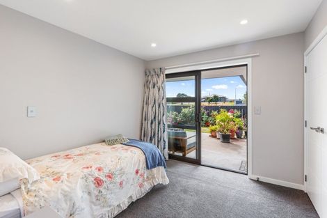 Photo of property in 24 Barry Curtis Place, Levin, 5510