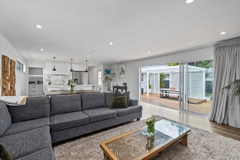 Photo of property in 11 Brennan Avenue, Te Atatu Peninsula, Auckland, 0610