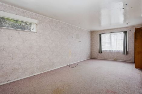 Photo of property in 15 Parenga Street, Wainuiomata, Lower Hutt, 5014