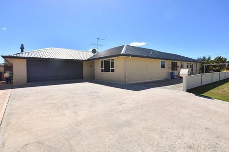 Photo of property in 2 Kura Place, Mosgiel, 9024