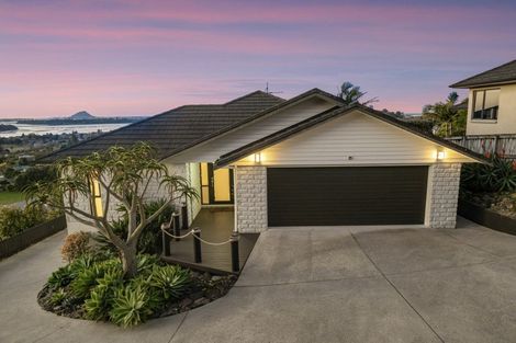 Photo of property in 25 Aurora Avenue, Welcome Bay, Tauranga, 3112