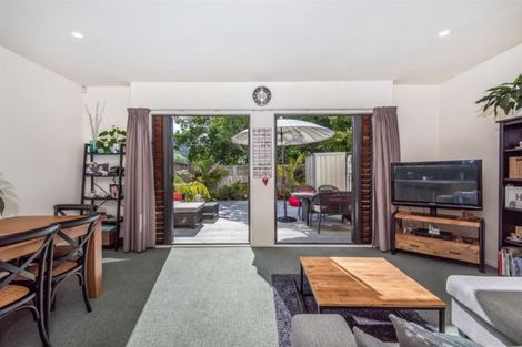 Photo of property in 8/11 The Avenue, Albany, Auckland, 0632
