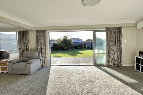 Photo of property in 8 Cruickshank Crescent, Rosedale, Invercargill, 9810