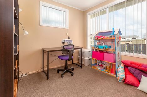 Photo of property in 19 Paterson Avenue, Pukekohe, 2120