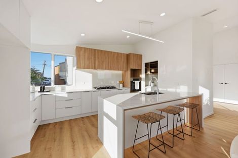 Photo of property in 50 Bleakhouse Road, Howick, Auckland, 2014