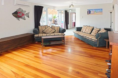 Photo of property in 4 Andresen Street, Foxton Beach, Foxton, 4815