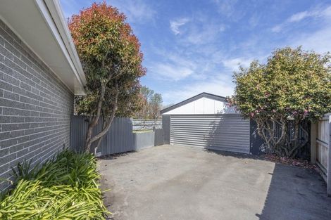 Photo of property in 67 Englefield Road, Northwood, Christchurch, 8051