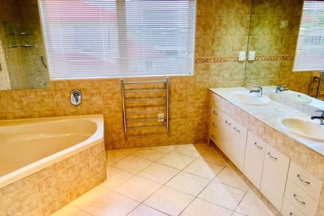 Photo of property in 51 Westerham Drive, Dannemora, Auckland, 2016