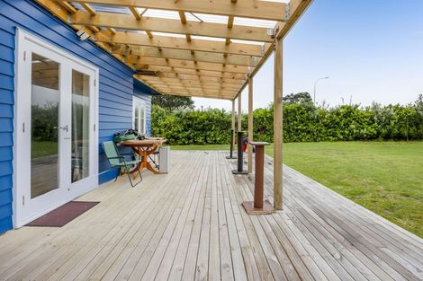 Photo of property in 180 Tasman Street, Opunake, 4616