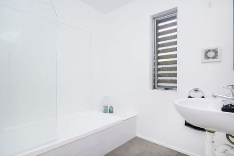 Photo of property in 43 Albionvale Road, Glen Eden, Auckland, 0602