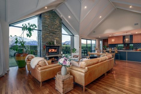 Photo of property in 5 Bull Ridge, Wanaka, 9305