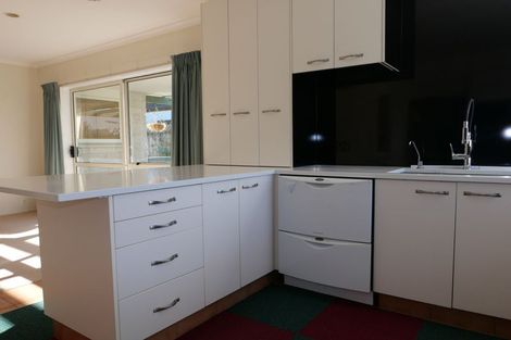 Photo of property in 69 Guildford Drive, Paraparaumu, 5032