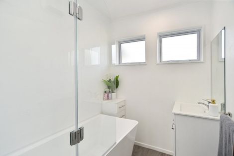 Photo of property in 30 Corson Avenue, Beckenham, Christchurch, 8023