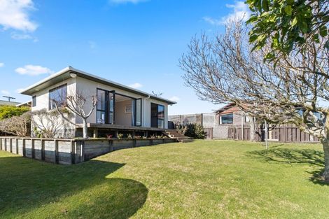 Photo of property in 5b Truby King Street, Merrilands, New Plymouth, 4312