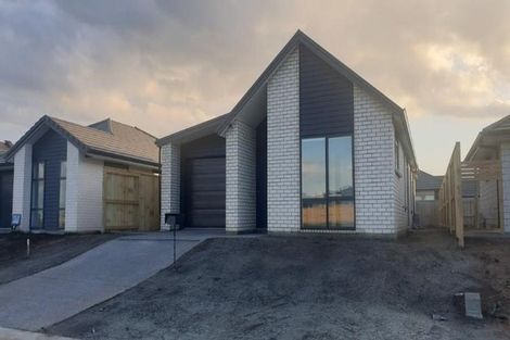 Photo of property in 9 Tiria Drive, Papamoa Beach, Papamoa, 3118