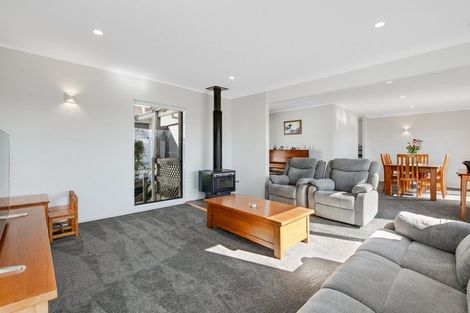 Photo of property in 12 Emery Grove, Bayview, Auckland, 0629