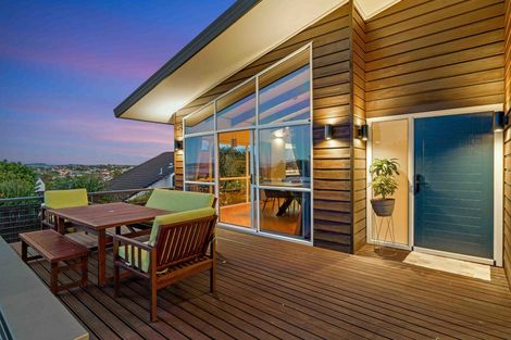 Photo of property in 19 Westpark Drive, West Harbour, Auckland, 0618