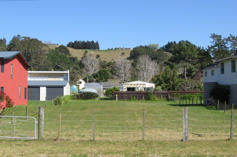 Photo of property in 34 Marine Parade, Cooks Beach, Whitianga, 3591