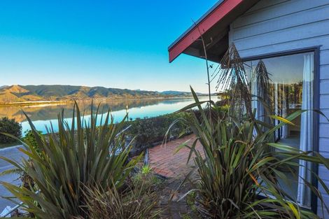 Photo of property in 70 Point Road, Monaco, Nelson, 7011