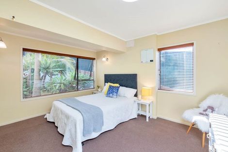 Photo of property in 2/19a Seaview Road, Castor Bay, Auckland, 0620